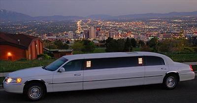 Stretch Limo - Lincoln Town Car
