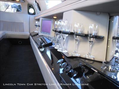 Stretch Limo - Lincoln Town Car