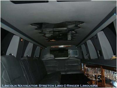Stretch SUV - Lincoln Navigator