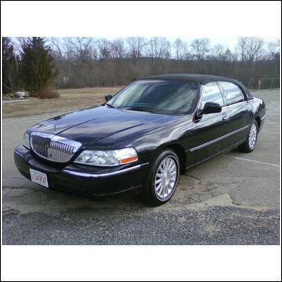 Sedan - Lincoln Town Car