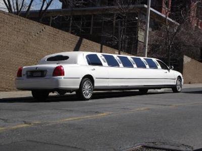 Stretch Limo - Lincoln Town Car