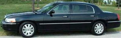 Sedan - Lincoln Town Car