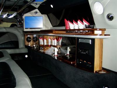 Stretch Limo - Lincoln Town Car