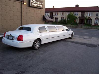 Stretch Limo - Lincoln Town Car