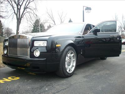 Luxury Sedan - Rolls Royce 