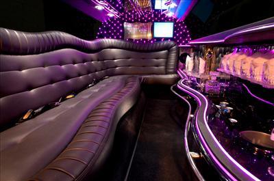 Stretch Limo - Lincoln Town Car