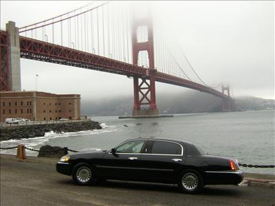 Sedan - Lincoln Town Car