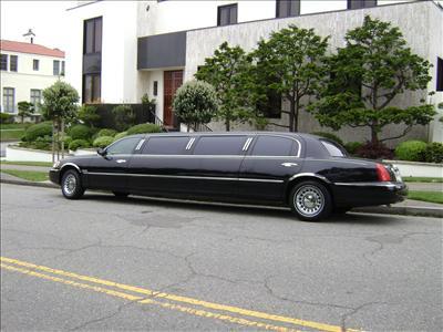 Stretch Limo - Lincoln Town Car