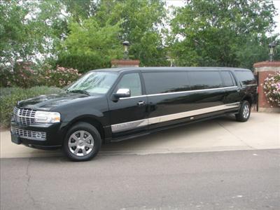 Stretch SUV - Lincoln Navigator