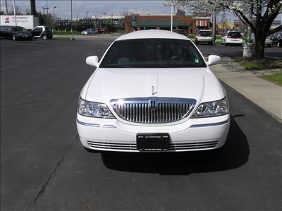 Stretch Limo - Lincoln Town Car