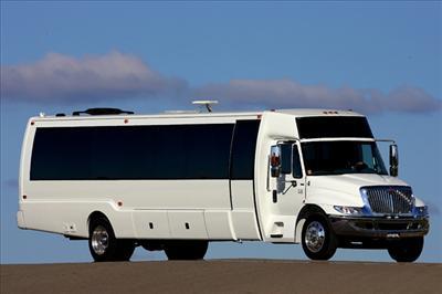 MotorCoach - Deluxe Motor Coach 
