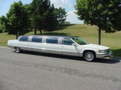 Stretch Limo - Cadillac DTS