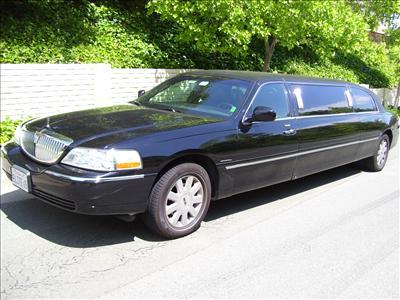 Stretch Limo - Lincoln Town Car