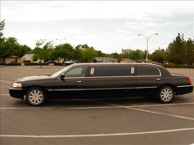 Stretch Limo - Lincoln Town Car