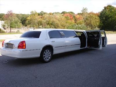 Stretch Limo - Lincoln Town Car