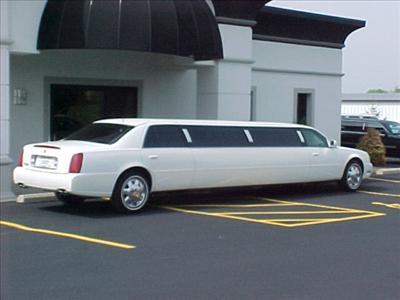 Stretch Limo - Cadillac DTS