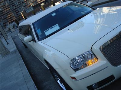 Stretch Limo - Chrysler 300