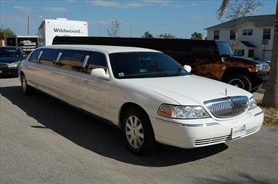 Stretch Limo - Lincoln Town Car
