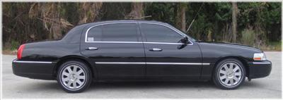 Sedan - Lincoln Town Car