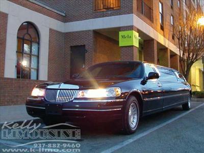 Stretch Limo - Lincoln Town Car