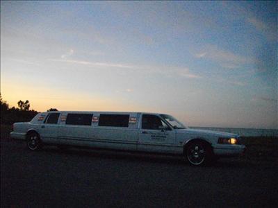 Stretch Limo - Lincoln Town Car