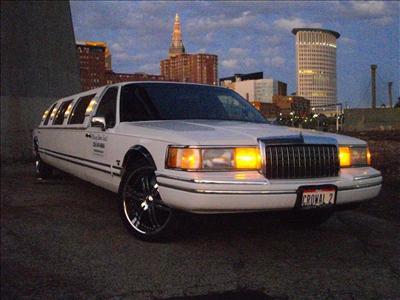 Stretch Limo - Lincoln Town Car