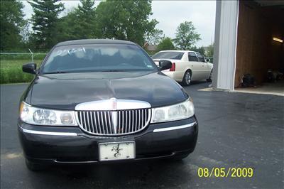 Stretch Limo - Lincoln Town Car
