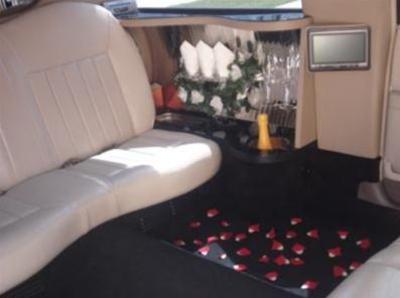 Stretch Limo - Lincoln Town Car