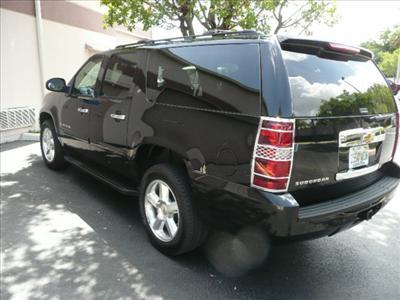 SUV - Chevrolet Suburban