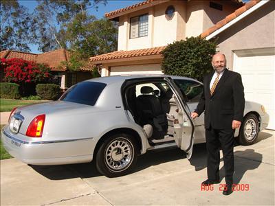 Sedan - Lincoln Town Car
