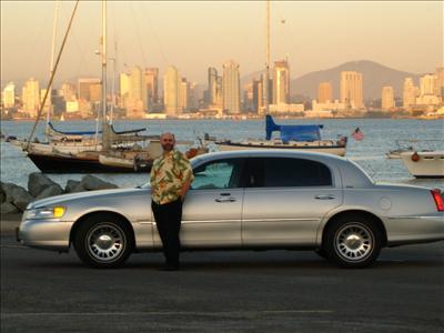 Sedan - Lincoln Town Car