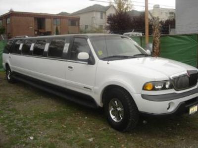 Stretch SUV - Lincoln Navigator