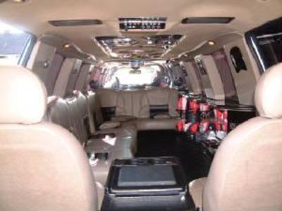 Stretch SUV - Lincoln Navigator