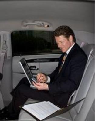 Sedan - Lincoln Town Car L