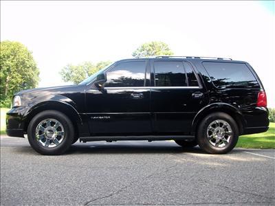 SUV - Lincoln Navigator