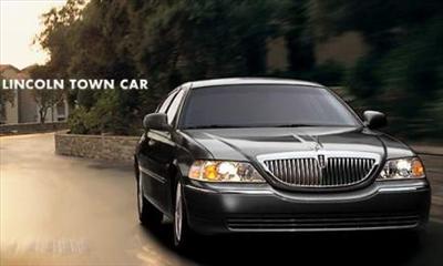 Sedan - Lincoln Town Car