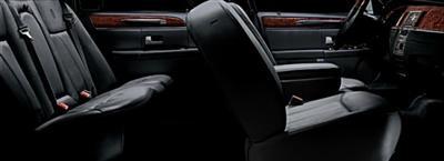 Sedan - Lincoln Town Car