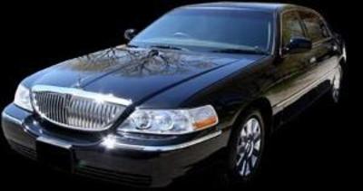 Sedan - Lincoln Town Car