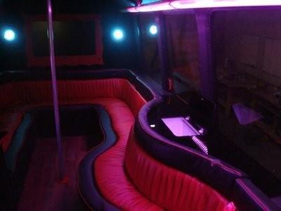 MotorCoach - Deluxe Motor Coach 