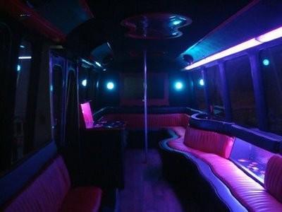 MotorCoach - Deluxe Motor Coach 
