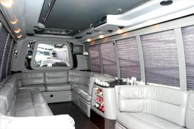 Mini-Bus - Limo / Party Style 