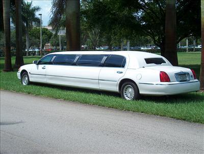 Stretch Limo - Lincoln Town Car