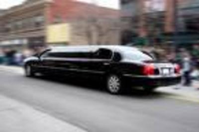 Stretch Limo - Lincoln Town Car