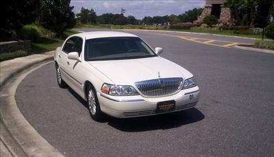 Sedan - Lincoln Town Car