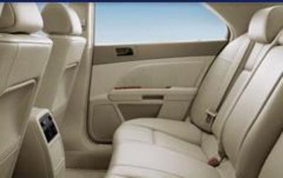 Sedan - Cadillac DTS