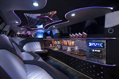 Stretch Limo - Lincoln Town Car