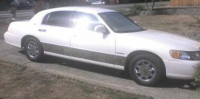 Sedan - Lincoln Town Car