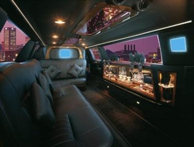 Stretch Limo - Lincoln Town Car