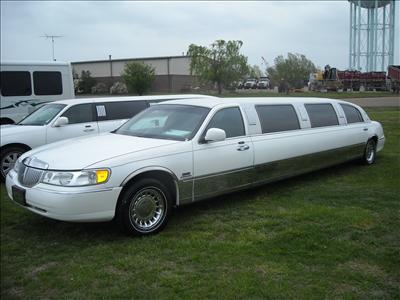 Stretch Limo - Lincoln Town Car