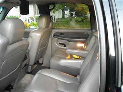 SUV - Chevrolet Suburban